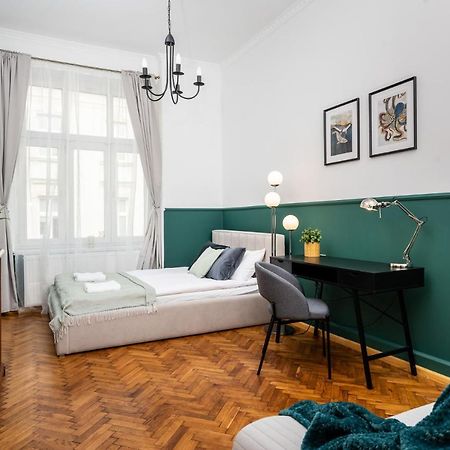 Classy Old Town Apartment - By Upstairs Cracovia Exterior foto